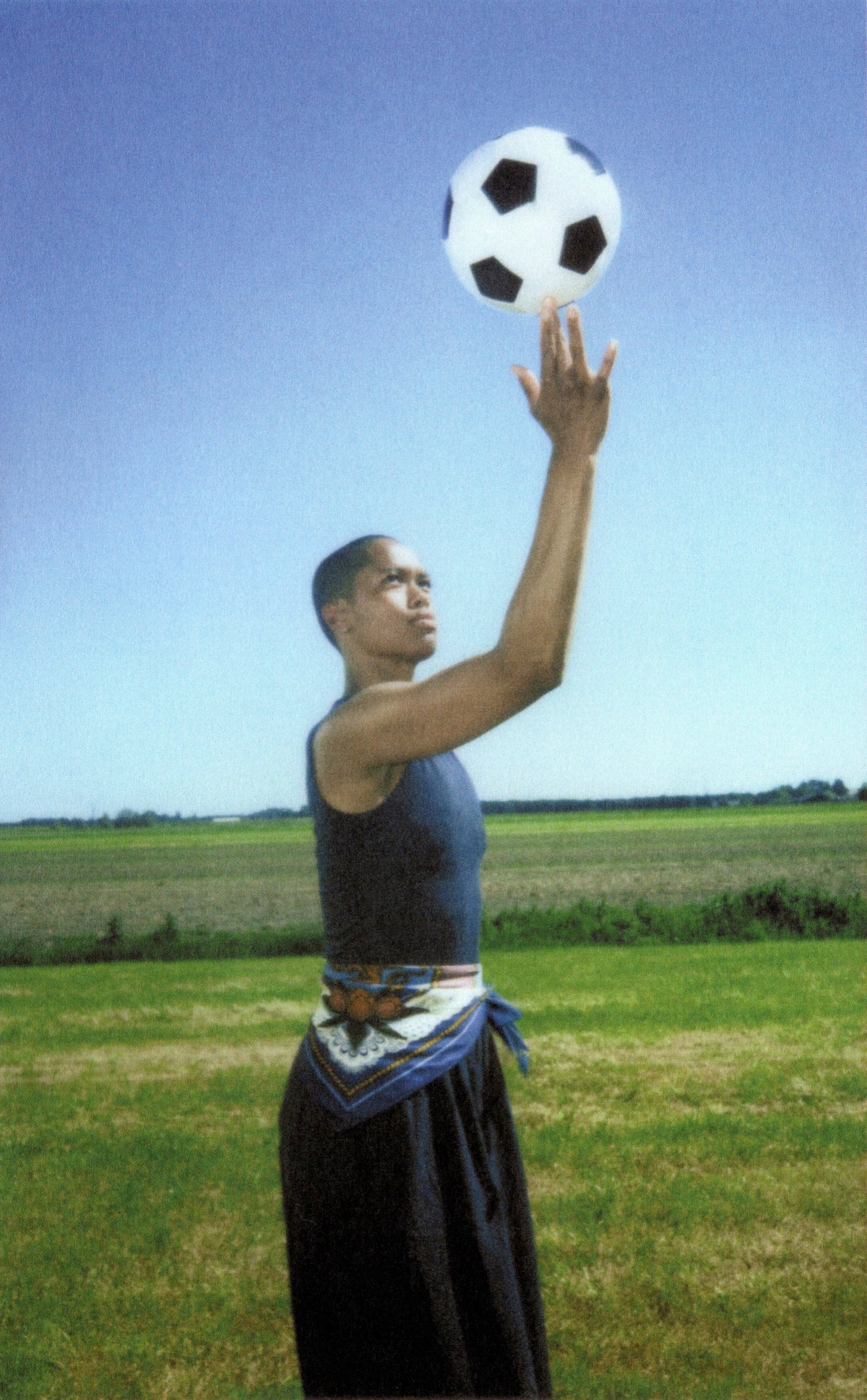 Oranje Kant scarf — campaign portrait
