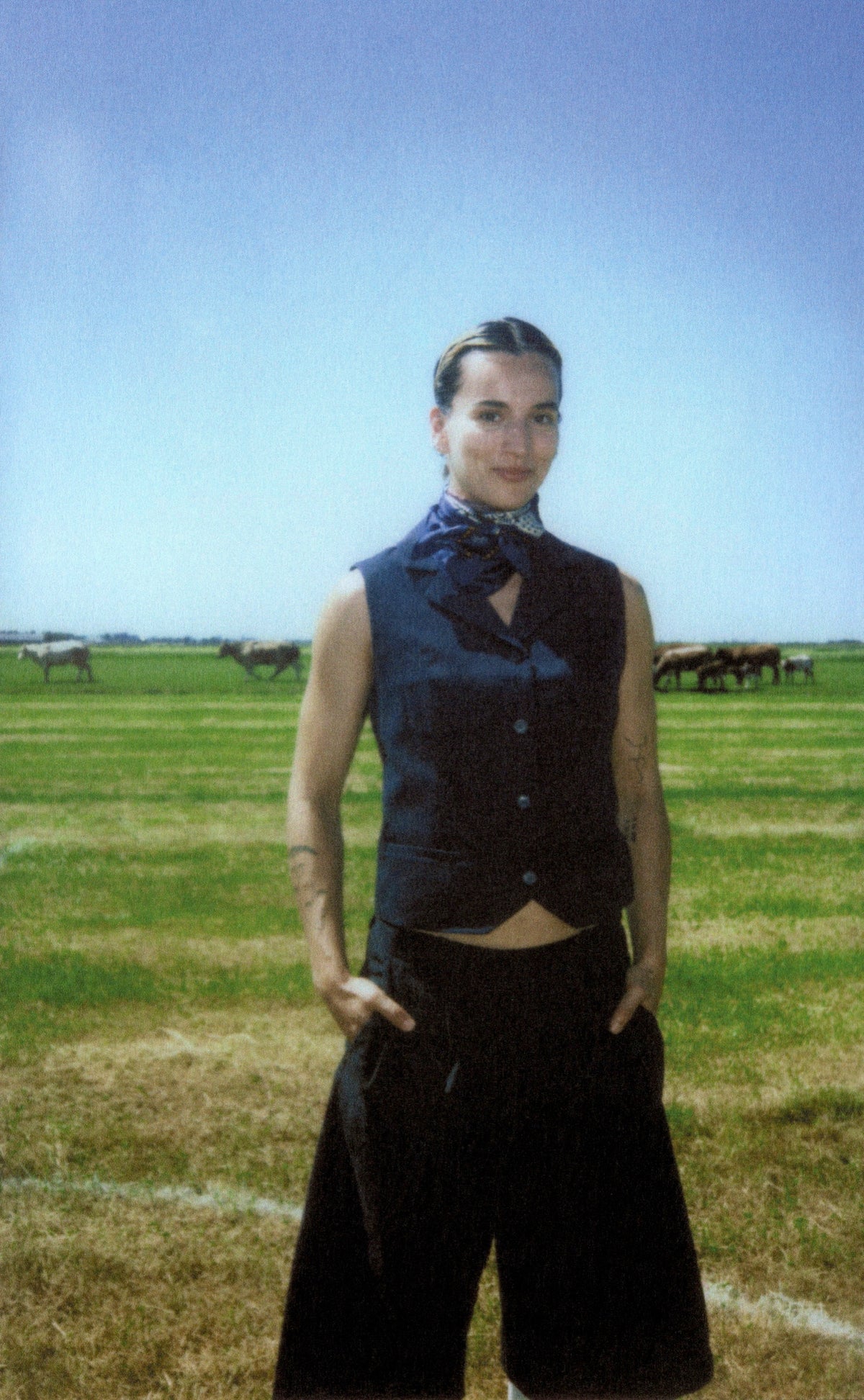 Oranje Kant scarf — campaign portrait